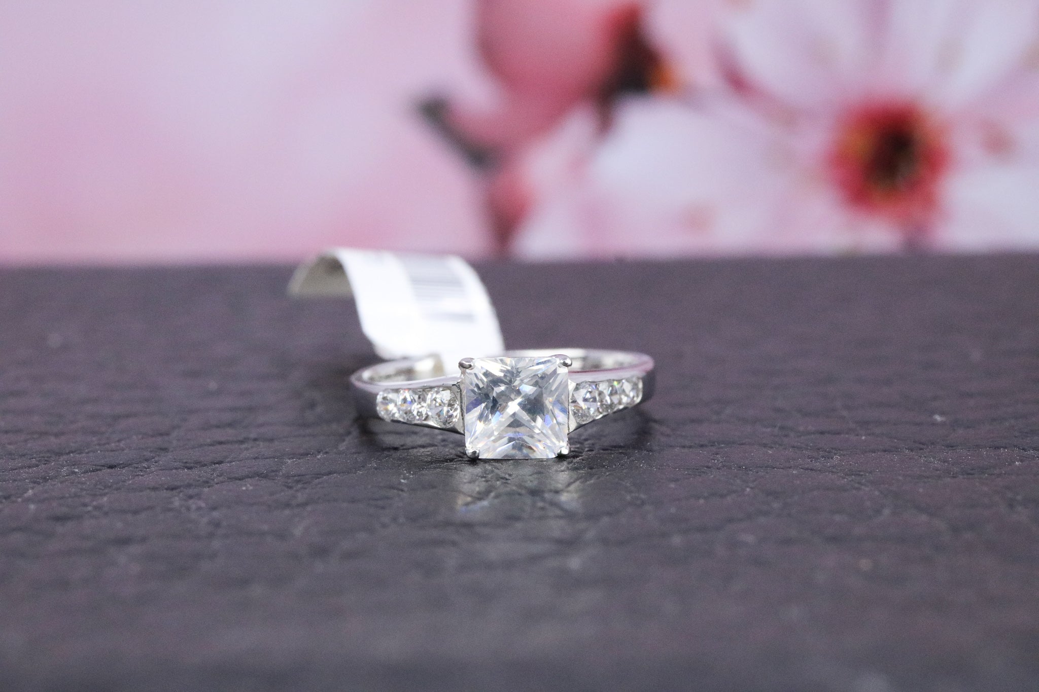 9ct White Gold Ring - CO1375 - Hallmark Jewellers Formby & The Jewellers Bench Widnes