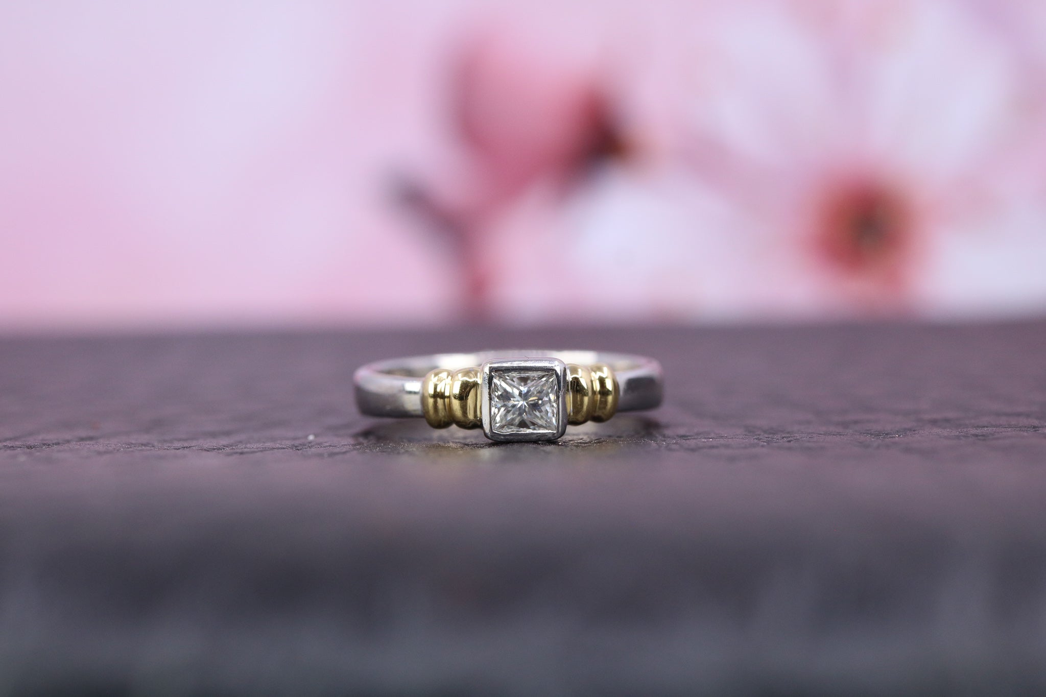 18ct White Gold & Diamond Ring - HJ2021 - Hallmark Jewellers Formby & The Jewellers Bench Widnes
