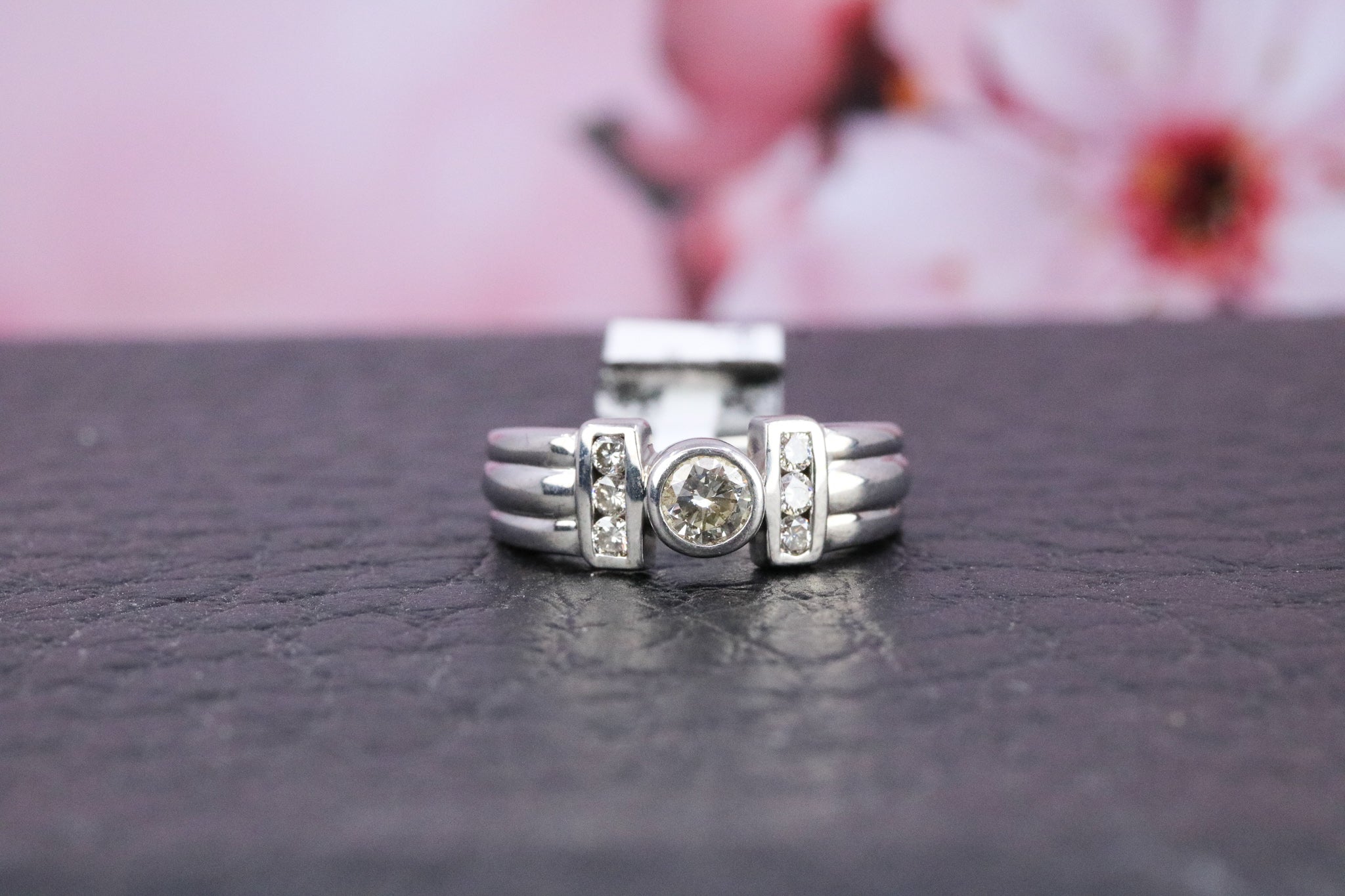 18ct White Gold Diamond Ring - HJ2286 - Hallmark Jewellers Formby & The Jewellers Bench Widnes