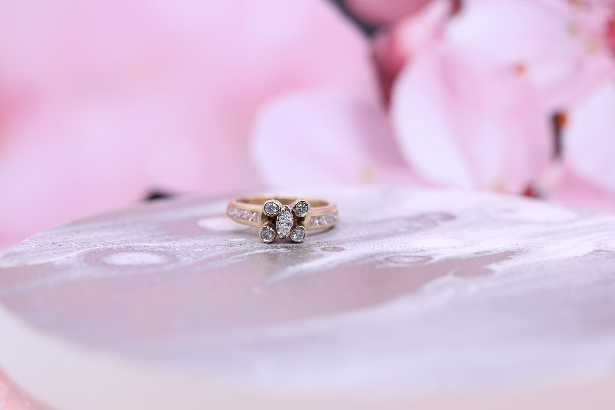 18ct Yellow Gold Diamond Ring - W1829 - Hallmark Jewellers Formby & The Jewellers Bench Widnes