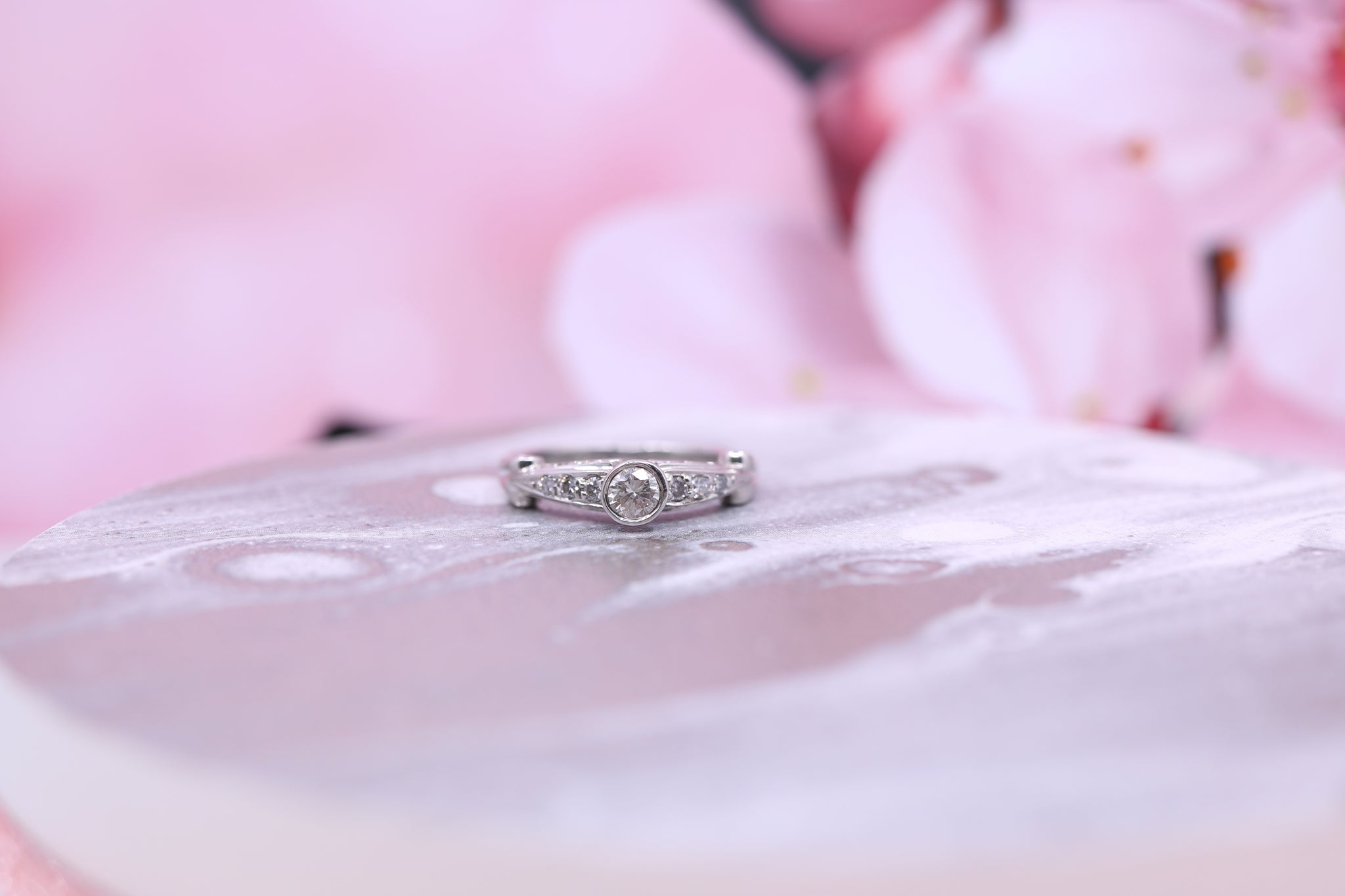 18ct White Gold Diamond Ring - W1848 - Hallmark Jewellers Formby & The Jewellers Bench Widnes