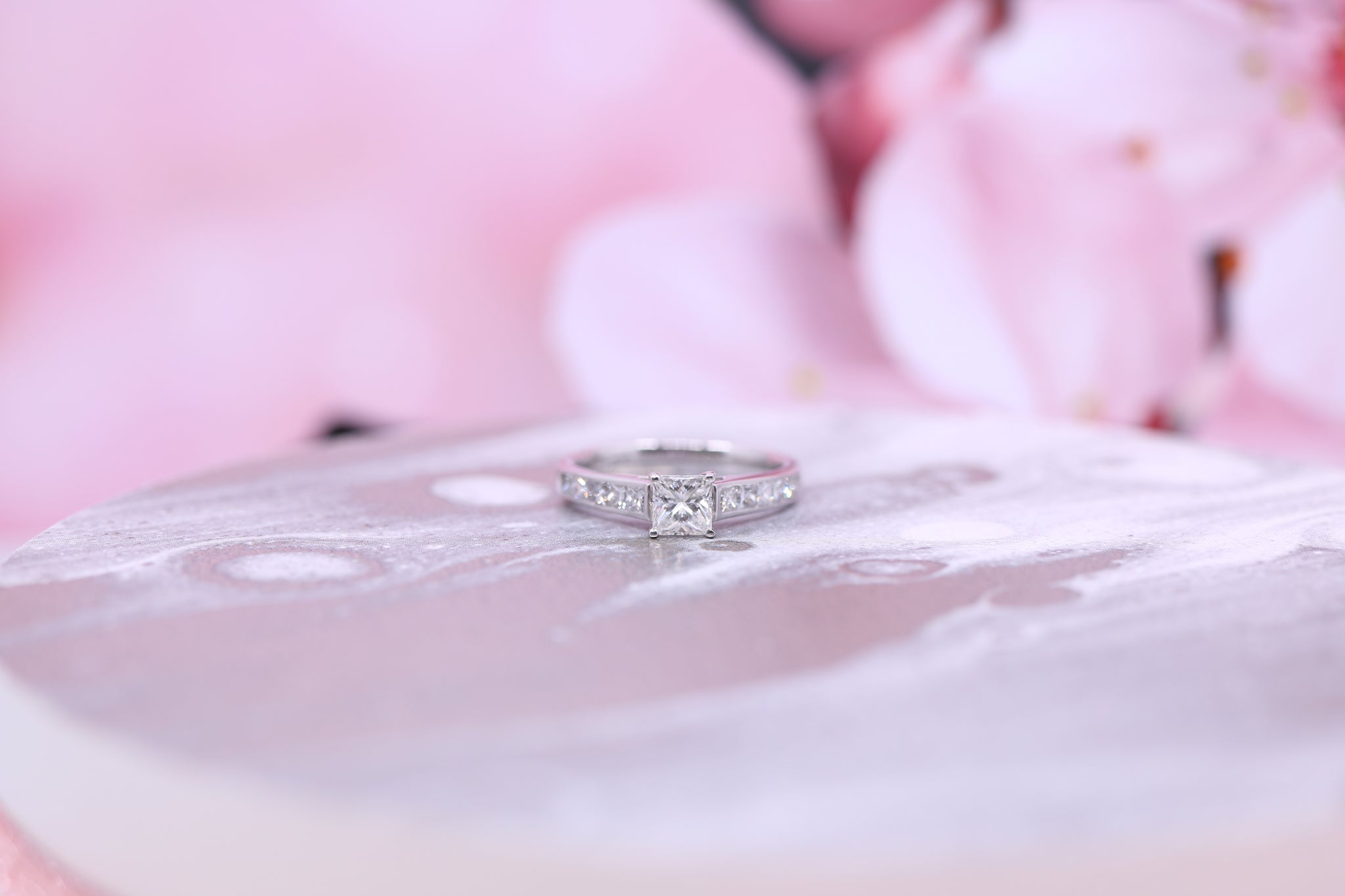 18ct White Gold Diamond Ring 1.10ct - W1854 - Hallmark Jewellers Formby & The Jewellers Bench Widnes