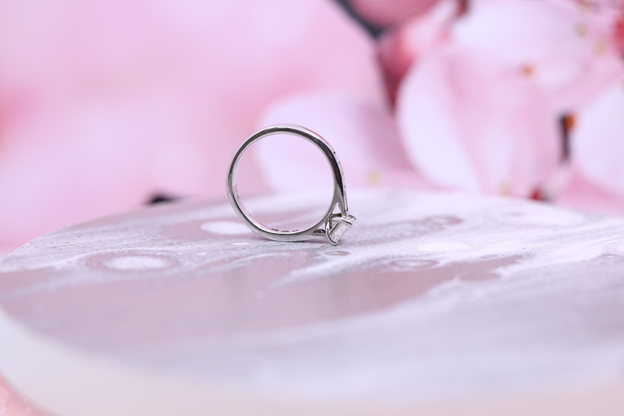 18ct White Gold Diamond Ring 1.10ct - W1854 - Hallmark Jewellers Formby & The Jewellers Bench Widnes