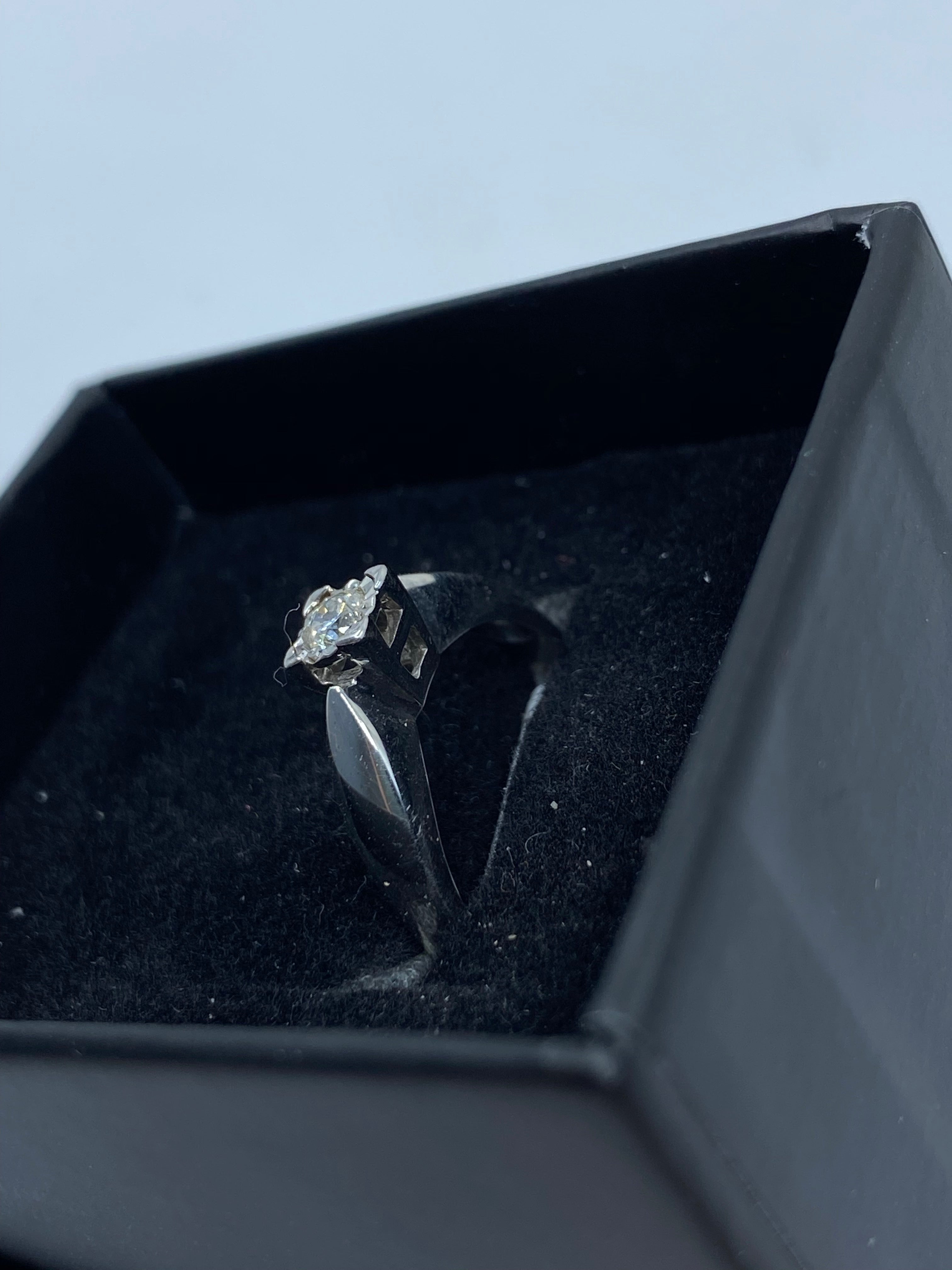 9ct White Gold & Diamond 0.12ct - HJ025 - Hallmark Jewellers Formby & The Jewellers Bench Widnes