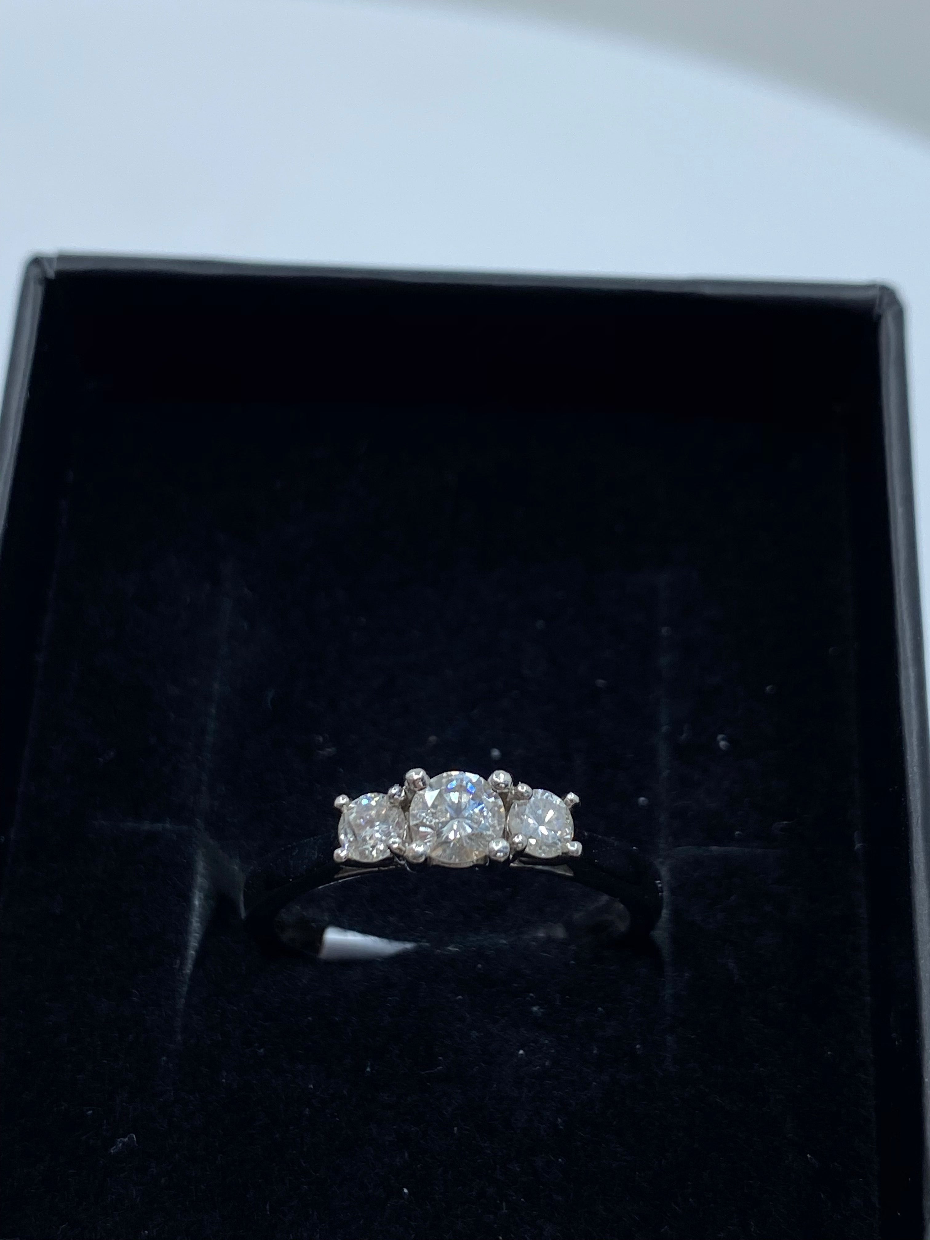 Platinum & Diamond - HJ004 - Hallmark Jewellers Formby & The Jewellers Bench Widnes
