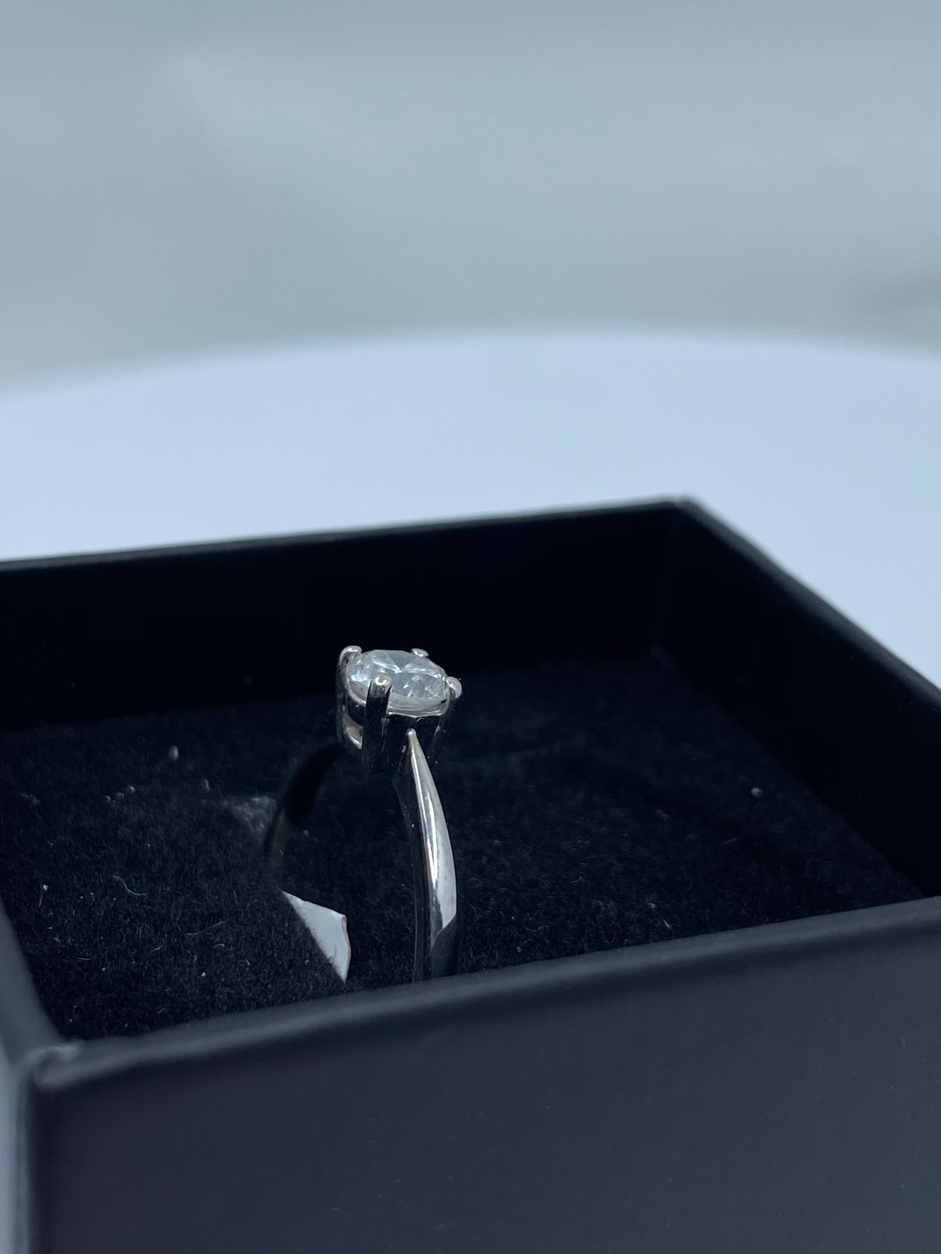 9ct White Gold & Diamond - HJ012 - Hallmark Jewellers Formby & The Jewellers Bench Widnes
