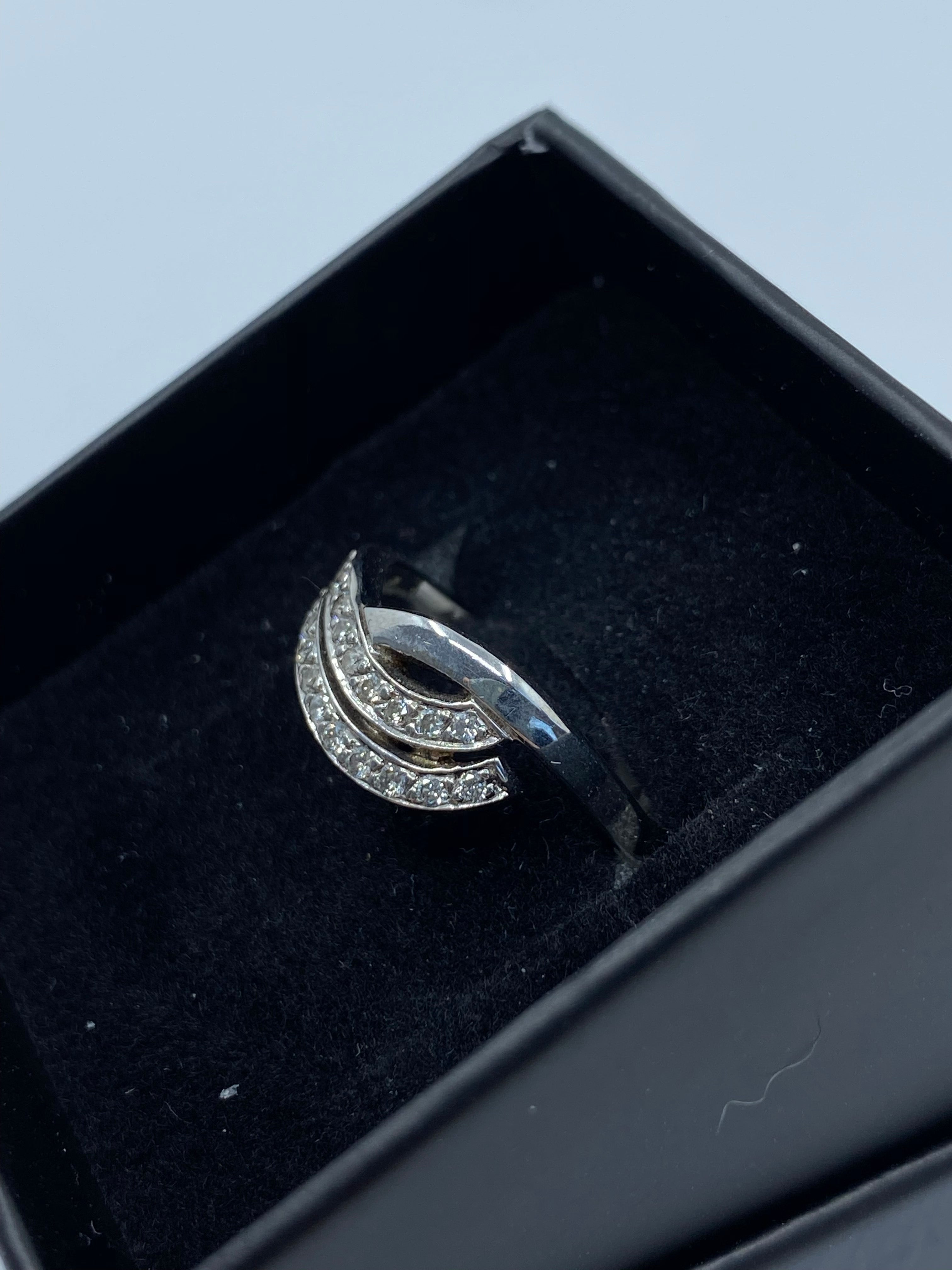 18ct White Gold & Diamond - HJ028 - Hallmark Jewellers Formby & The Jewellers Bench Widnes