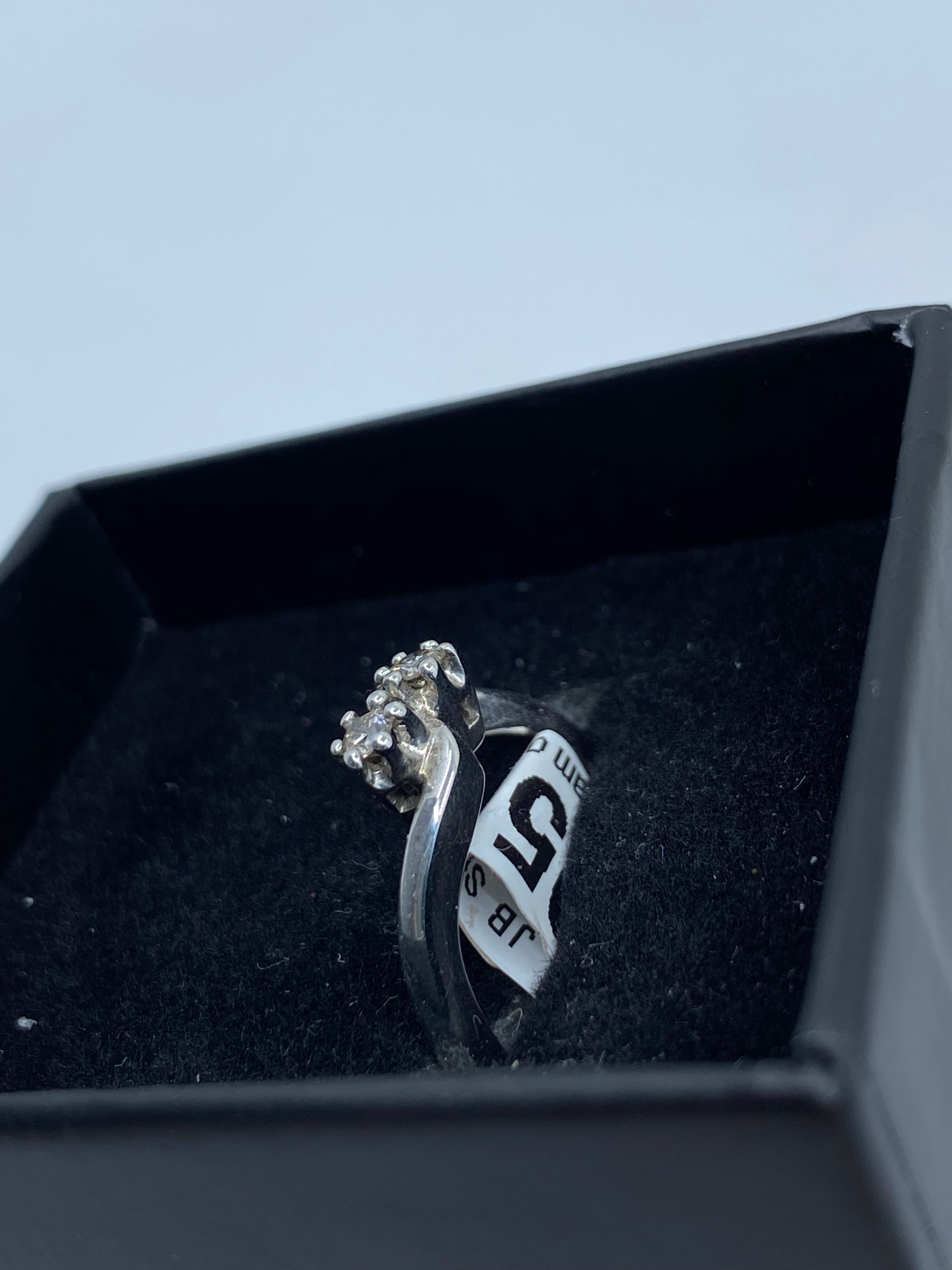 9ct White Gold & Diamond 0.14ct - HJ031 - Hallmark Jewellers Formby & The Jewellers Bench Widnes