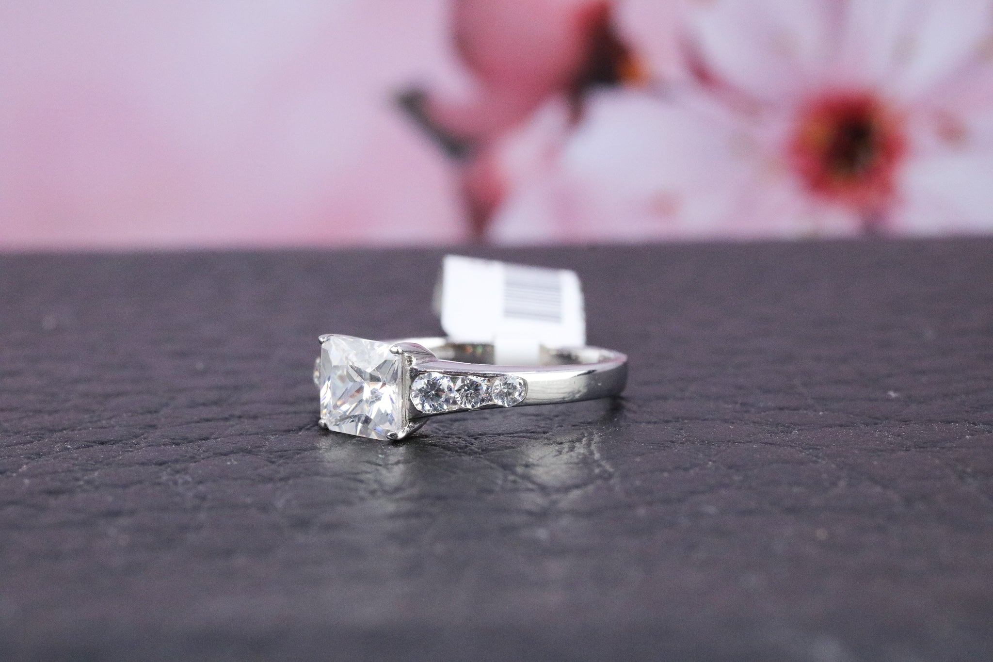 9ct White Gold Ring - CO1375 - Hallmark Jewellers Formby & The Jewellers Bench Widnes