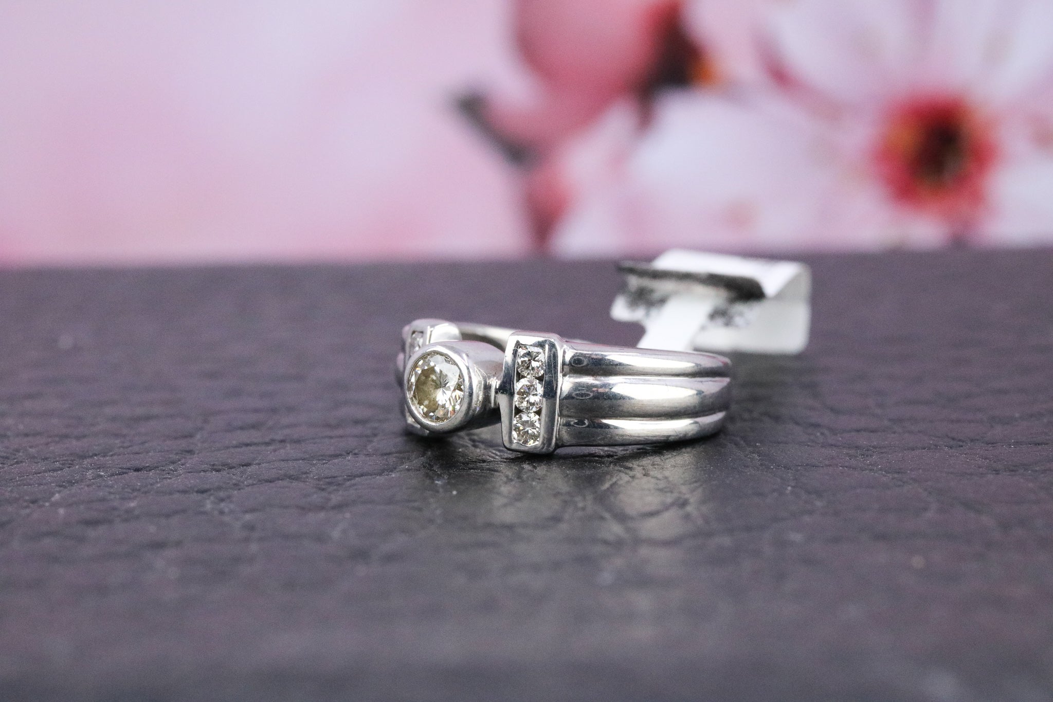 18ct White Gold Diamond Ring - HJ2286 - Hallmark Jewellers Formby & The Jewellers Bench Widnes