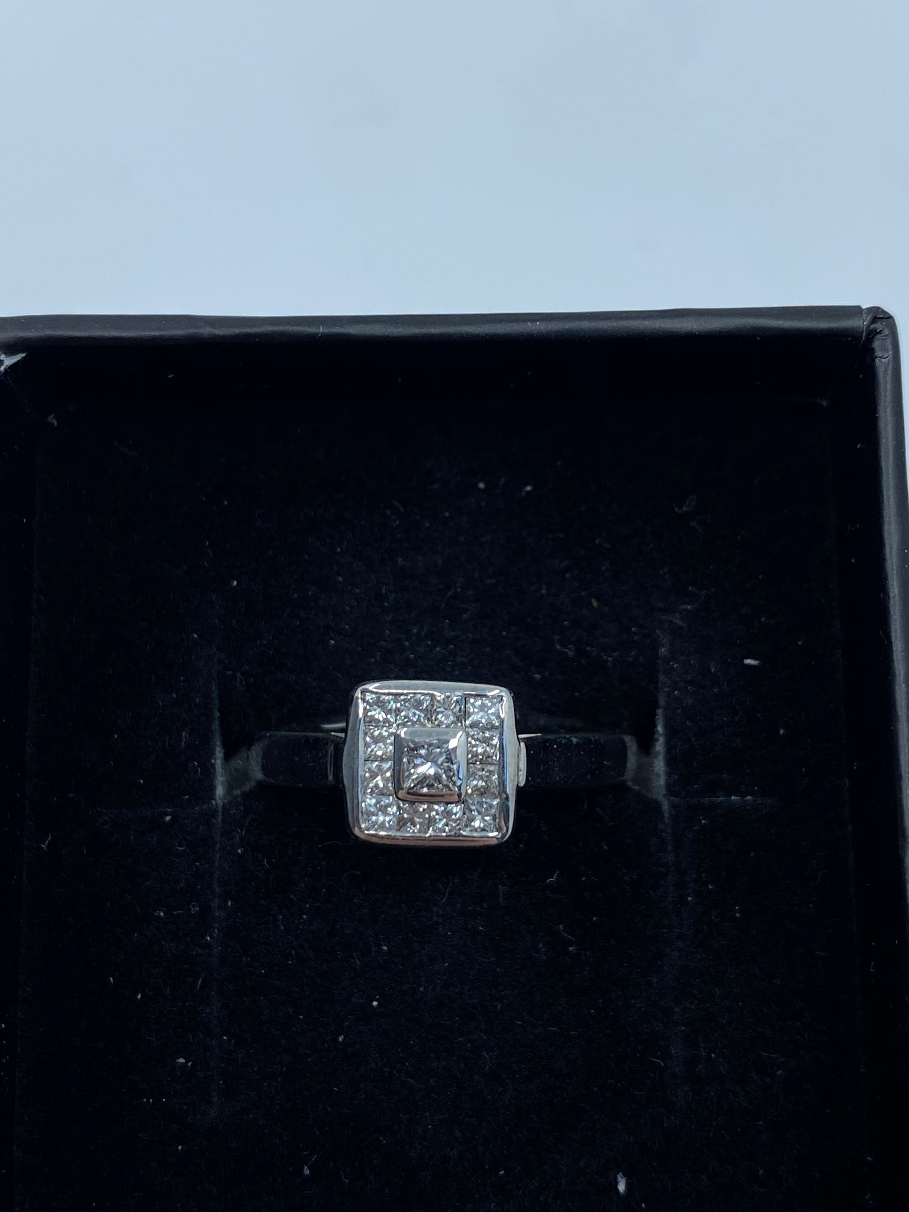 14ct White Gold & Diamond - HJ030 - Hallmark Jewellers Formby & The Jewellers Bench Widnes