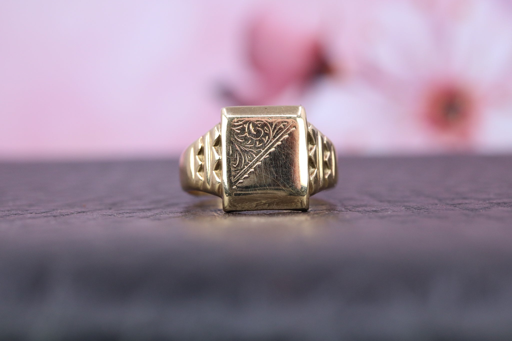 9ct Yellow Gold Ring - W6057 - Hallmark Jewellers Formby & The Jewellers Bench Widnes