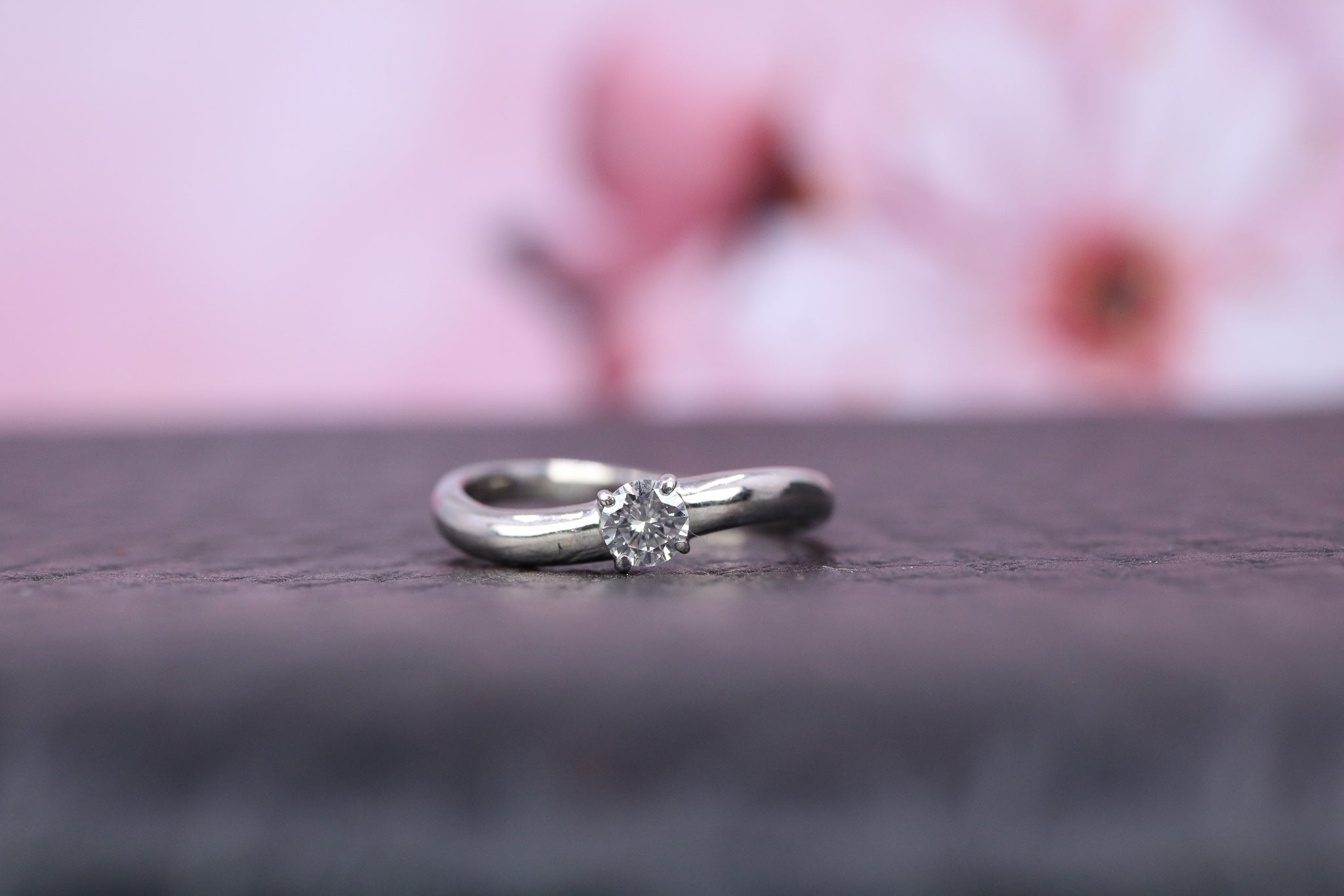 18ct White Gold & Diamond Ring - W6068 - Hallmark Jewellers Formby & The Jewellers Bench Widnes