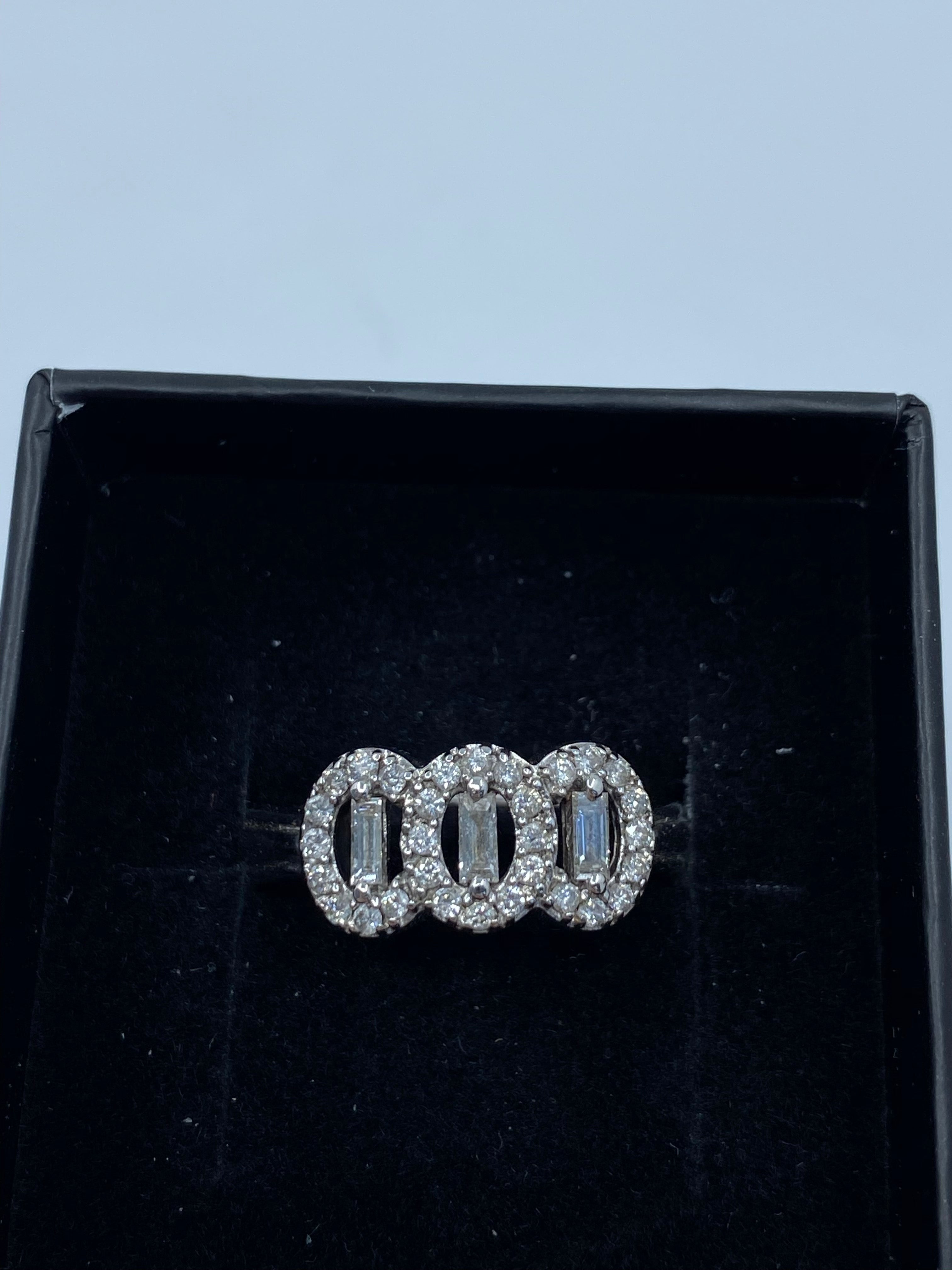 18ct White Gold & Diamond - HJ021 - Hallmark Jewellers Formby & The Jewellers Bench Widnes