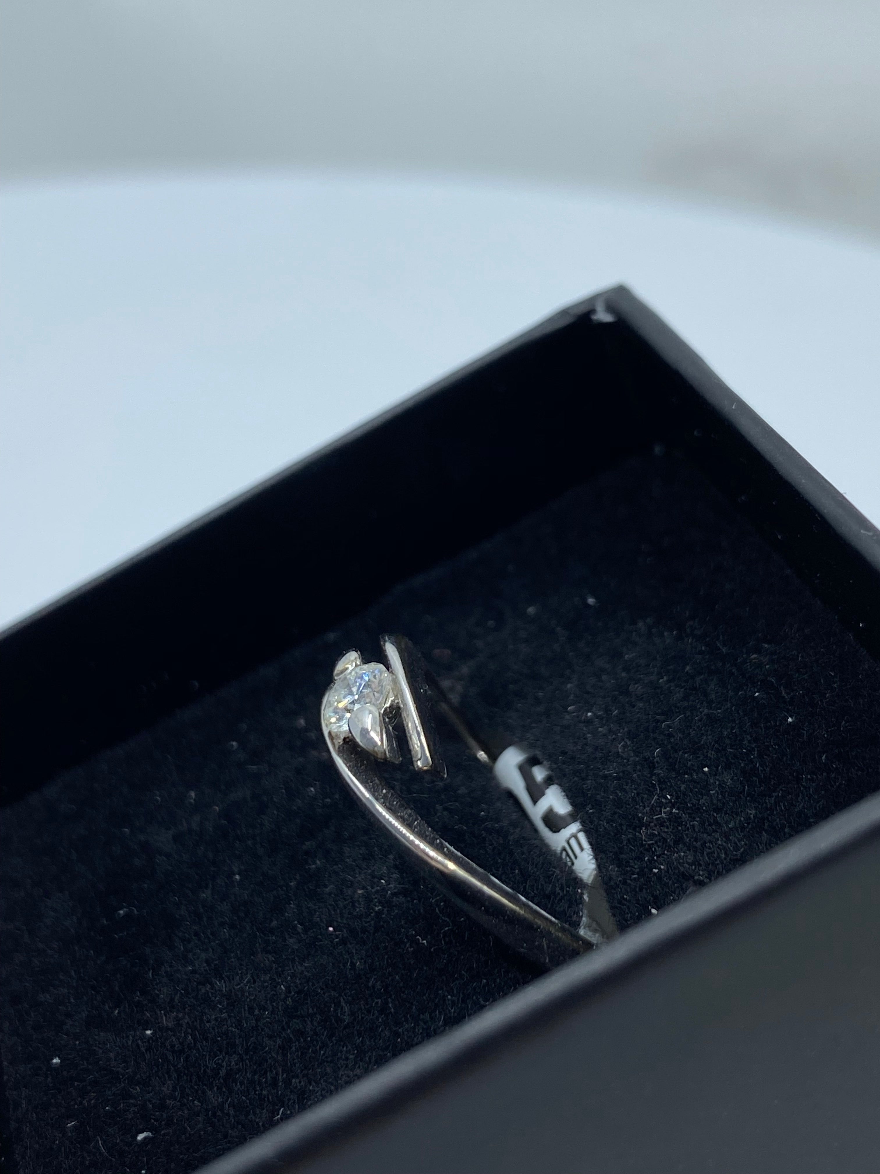 9ct White Gold & Diamond - HJ023 - Hallmark Jewellers Formby & The Jewellers Bench Widnes
