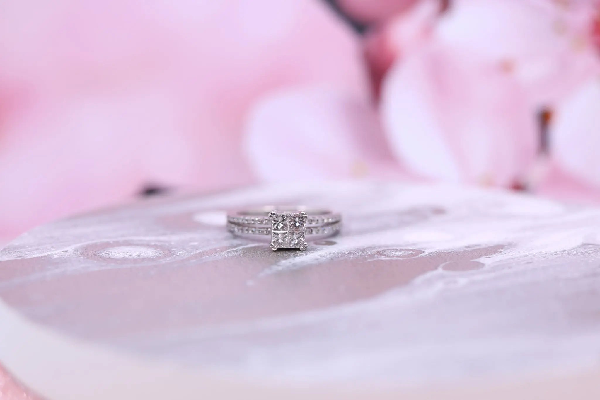 18ct White Gold Diamond Ring 0.75ct - W1823 - Hallmark Jewellers Formby & The Jewellers Bench Widnes