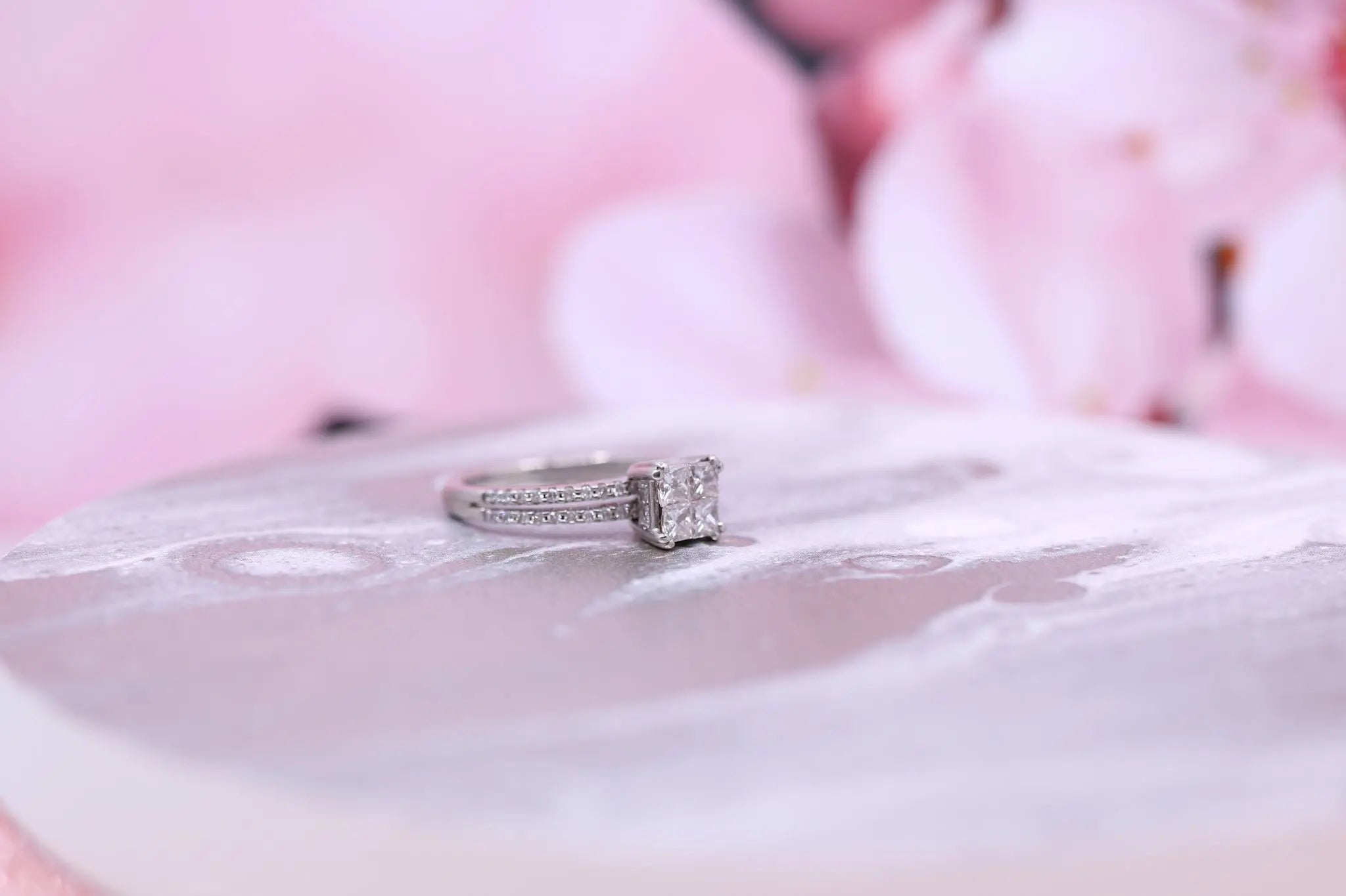 18ct White Gold Diamond Ring 0.75ct - W1823 - Hallmark Jewellers Formby & The Jewellers Bench Widnes