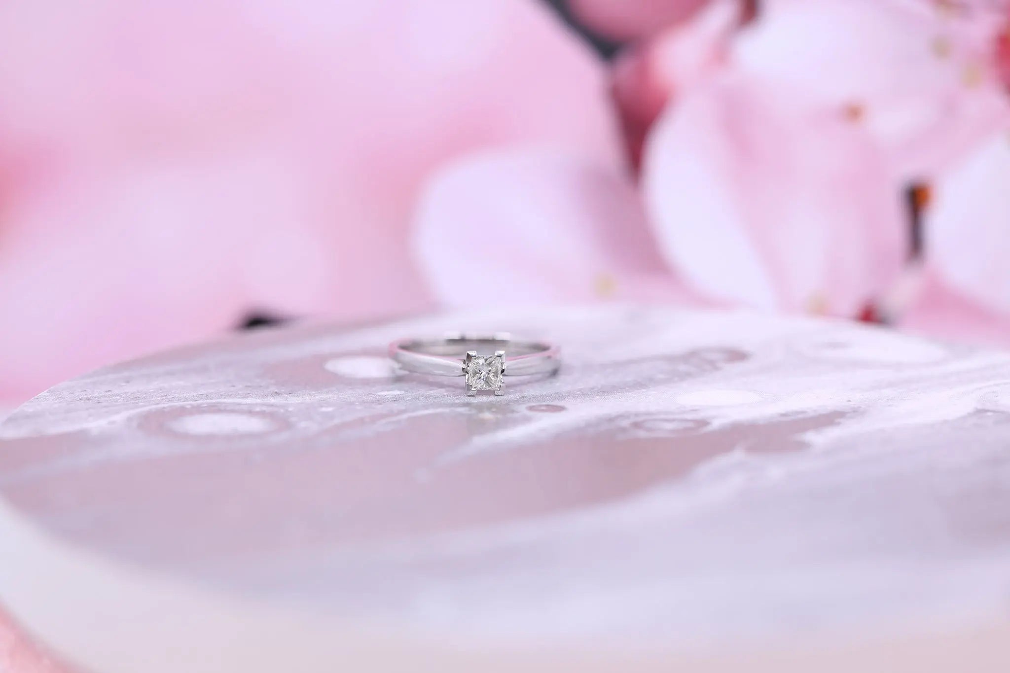 9ct White Gold Diamond Ring 0.25ct - AM4021 - Hallmark Jewellers Formby & The Jewellers Bench Widnes