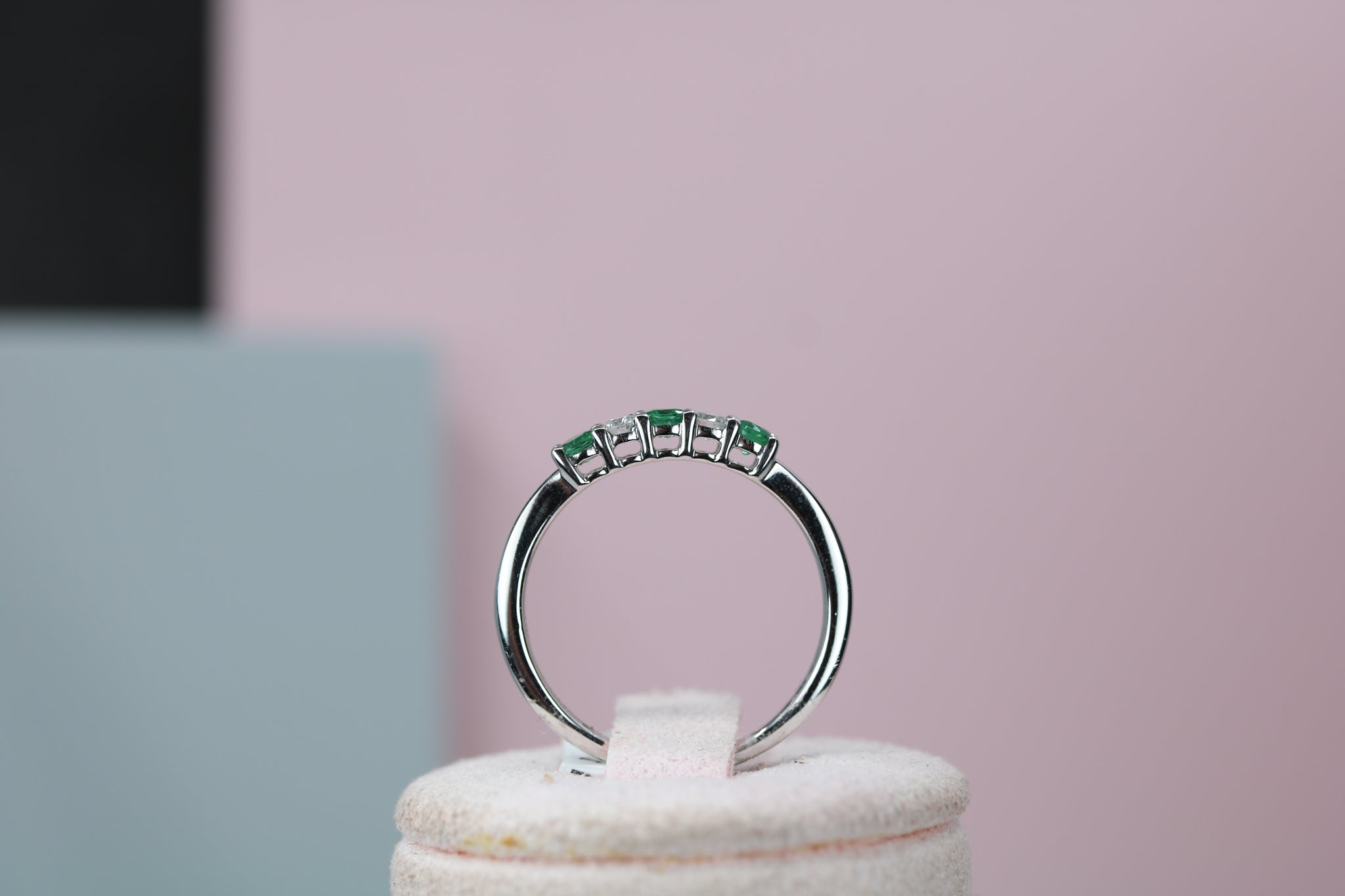 18ct White Gold Emerald & Diamond Ring - HJ2071 - Hallmark Jewellers Formby & The Jewellers Bench Widnes