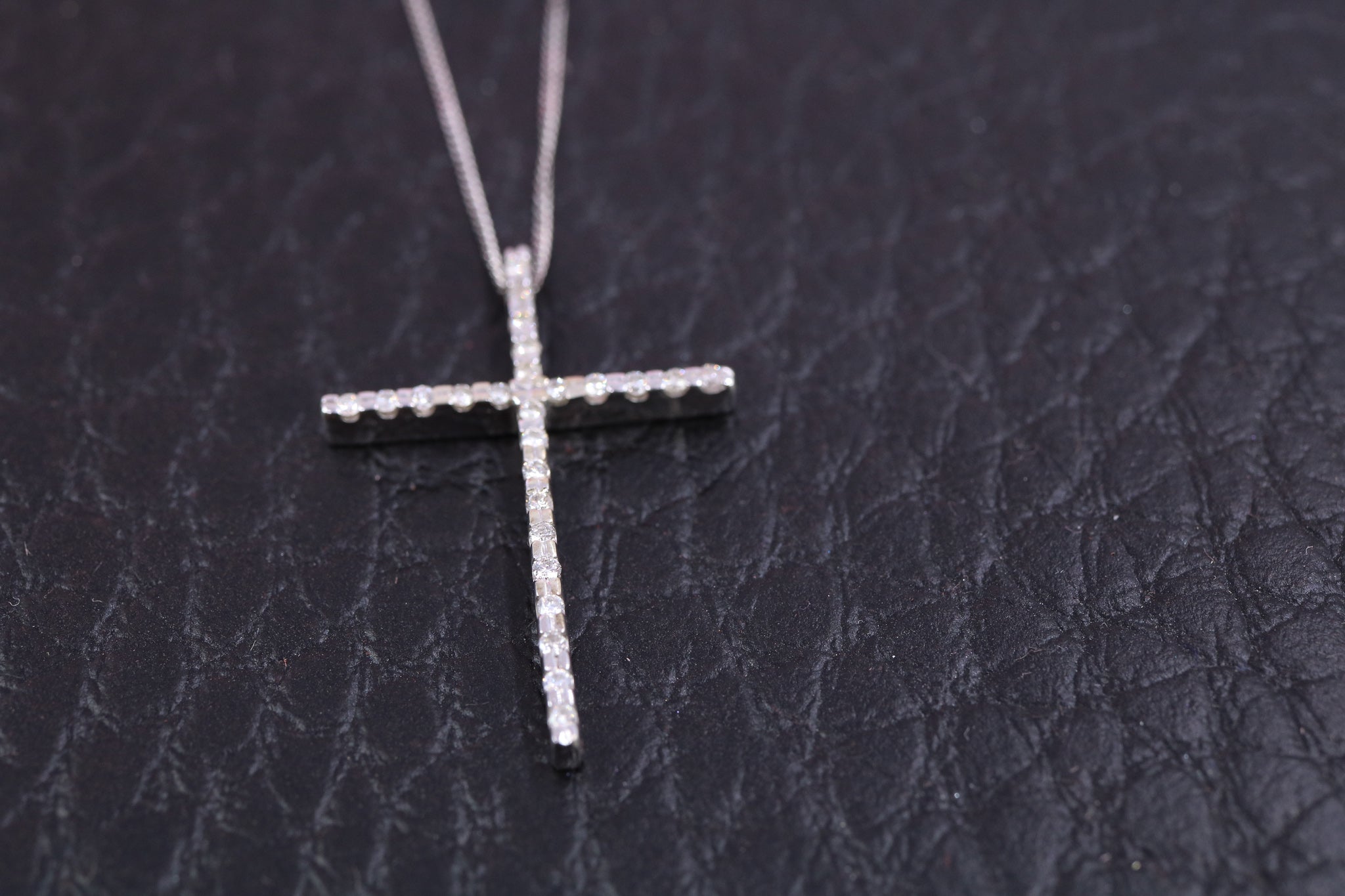 9ct White Gold & Diamond Pendant - HJ2313 - Hallmark Jewellers Formby & The Jewellers Bench Widnes