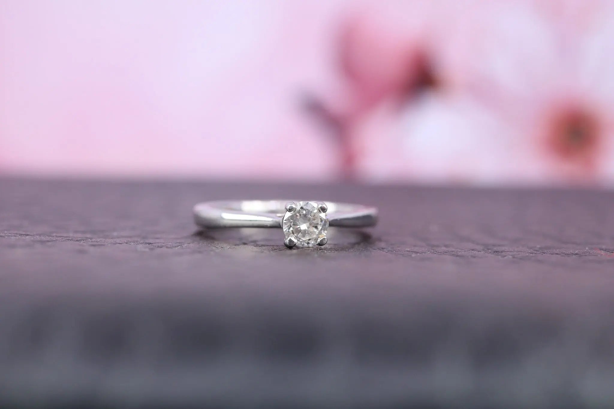 18ct White Gold & Diamond Ring - W6009 - Hallmark Jewellers Formby & The Jewellers Bench Widnes