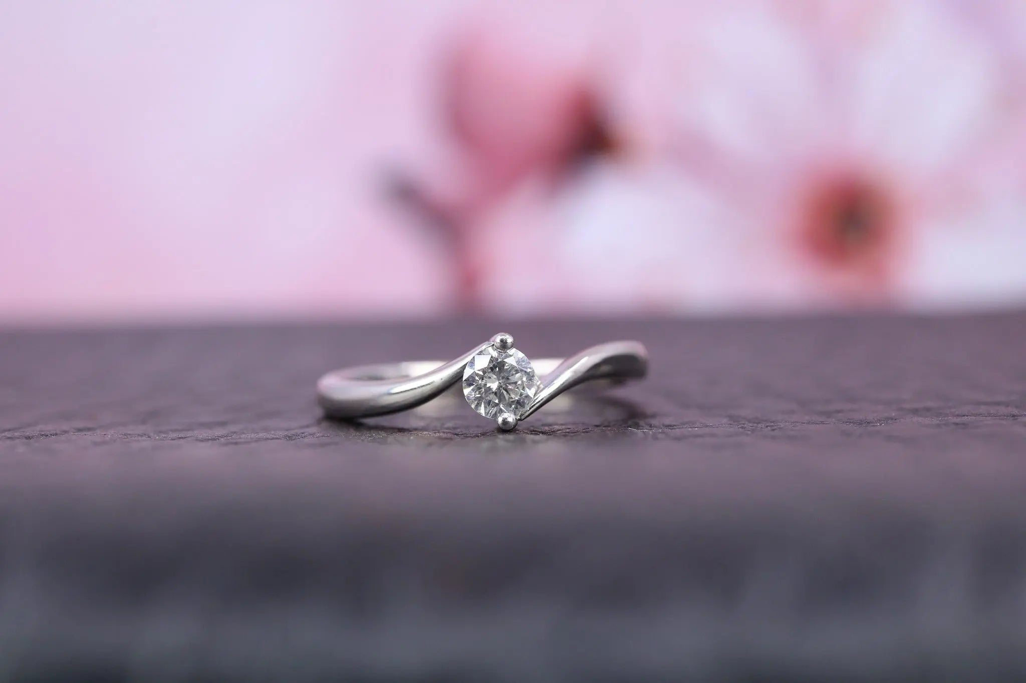 18ct White Gold & Diamond Ring - W6072 - Hallmark Jewellers Formby & The Jewellers Bench Widnes