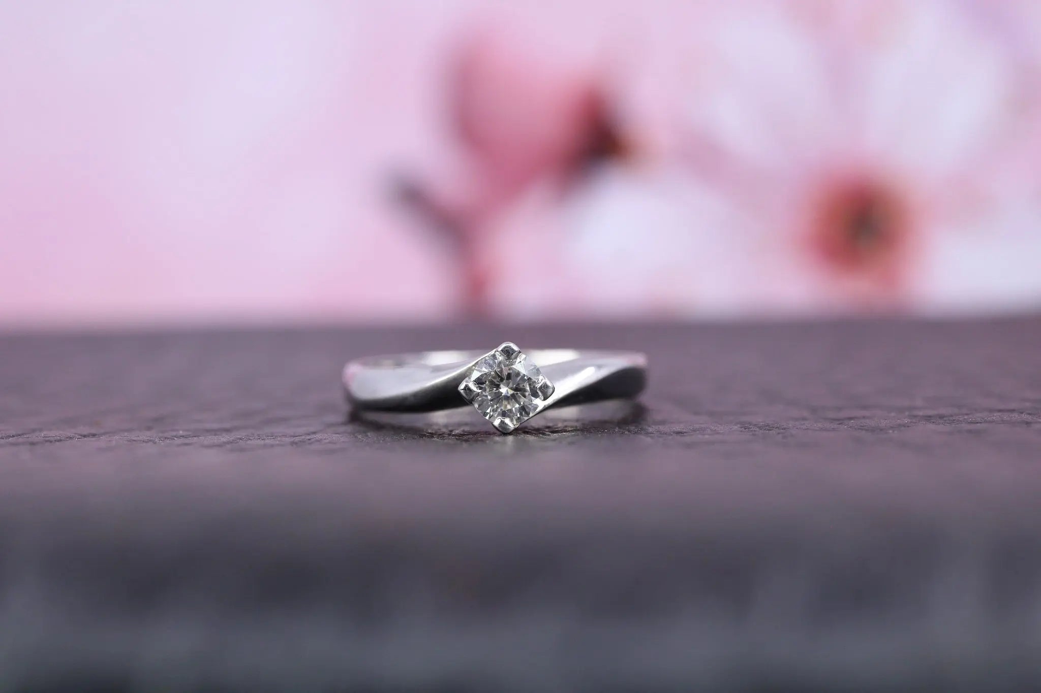 18ct White Gold & Diamond Ring - W6076 - Hallmark Jewellers Formby & The Jewellers Bench Widnes